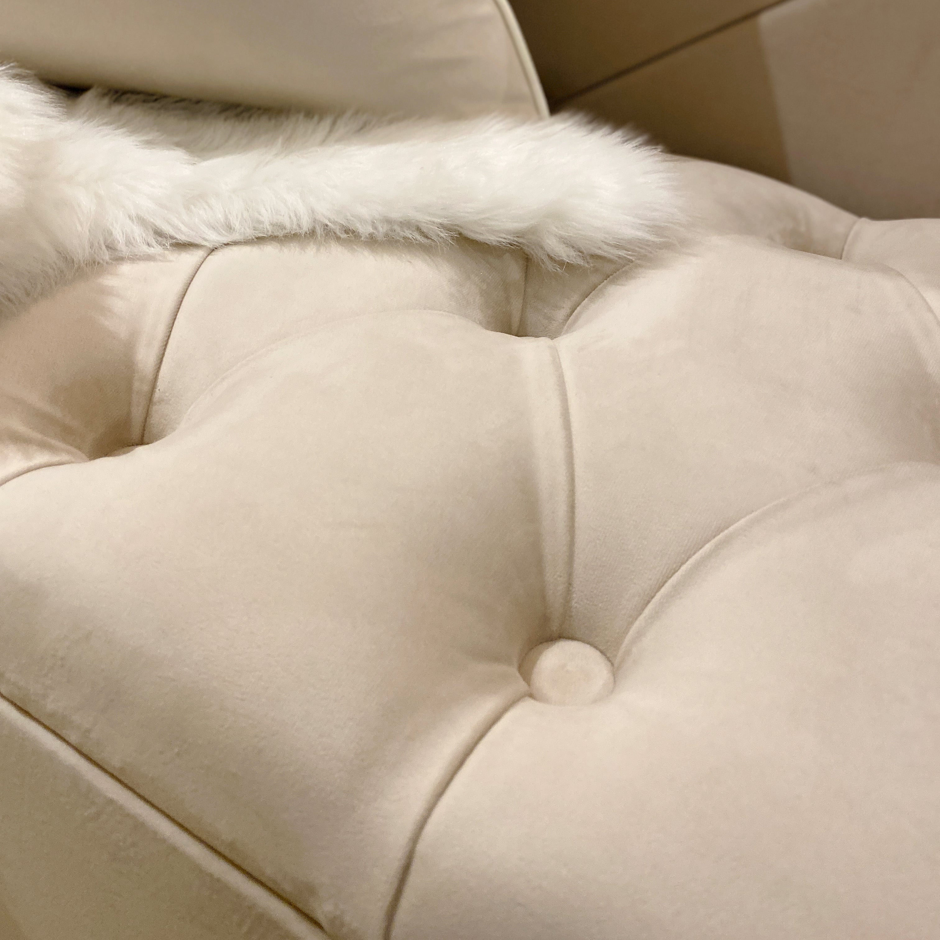 Belvoir Vanilla Buttoned Ottoman Box - Image 4