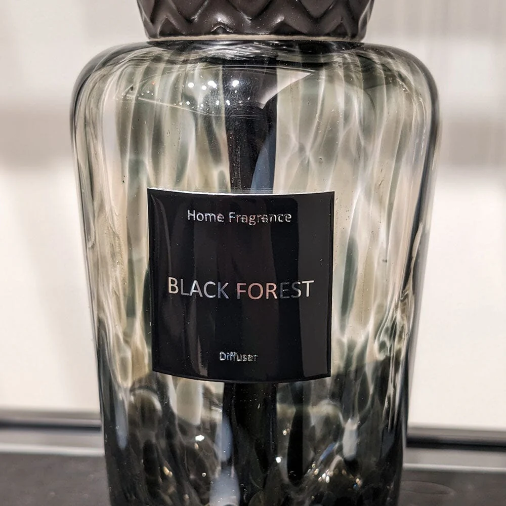 Black Forest Scented Speckled Reed Diffuser- 500ml - Image 3