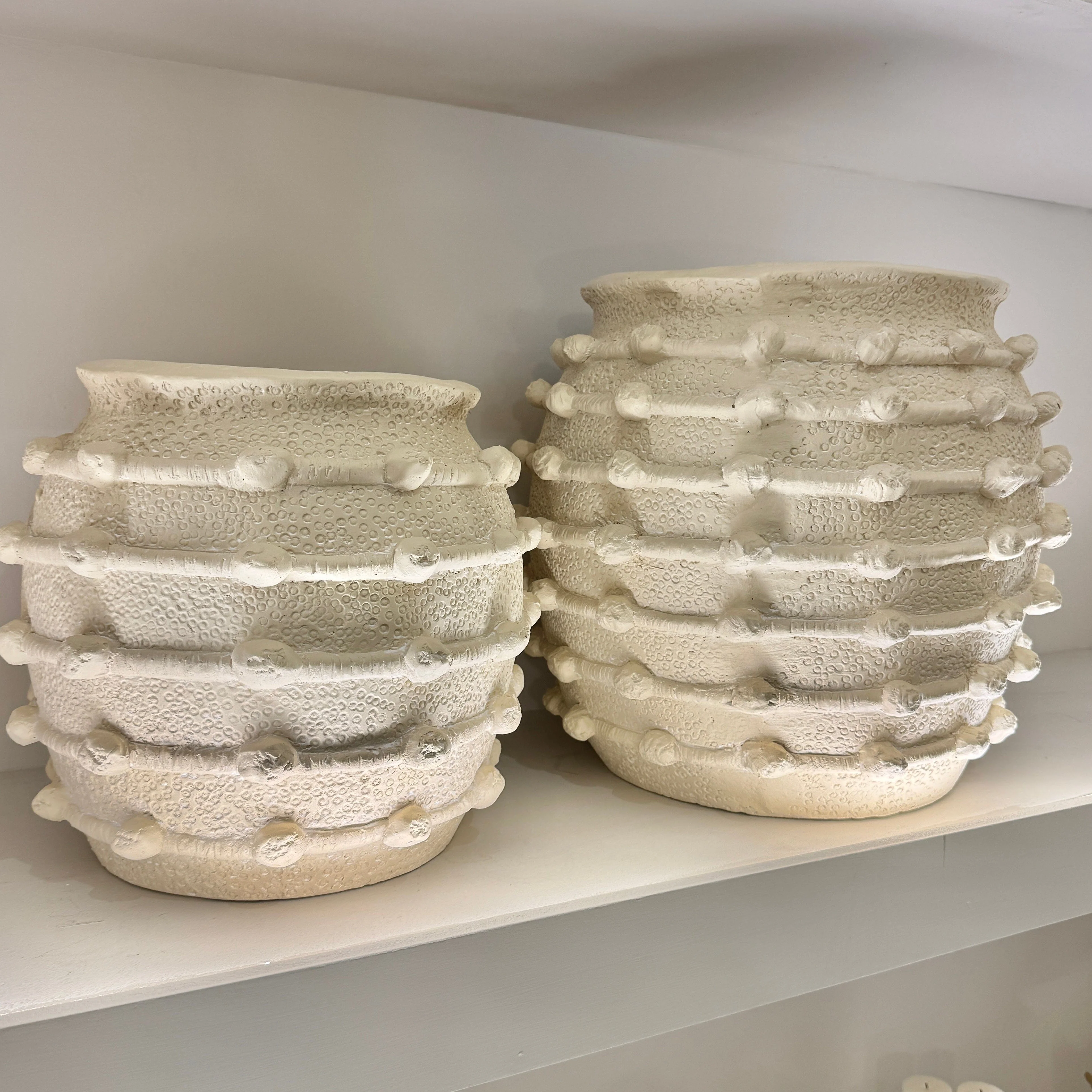 In Stock - Arya Large Beige Bobble Effect Decorative Planter - Image 2