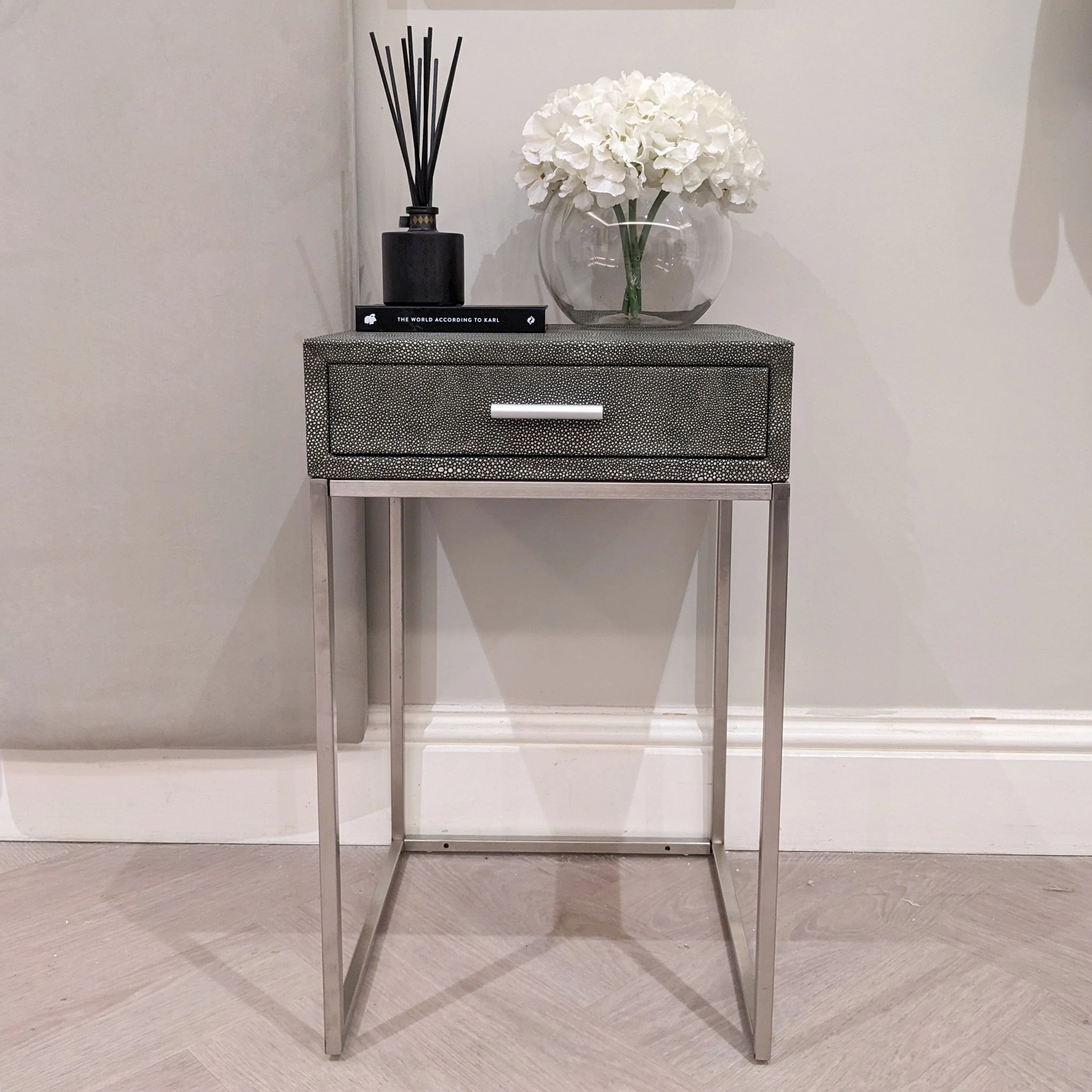 Rosero Grey Faux Shagreen Bedside Table - Image 2