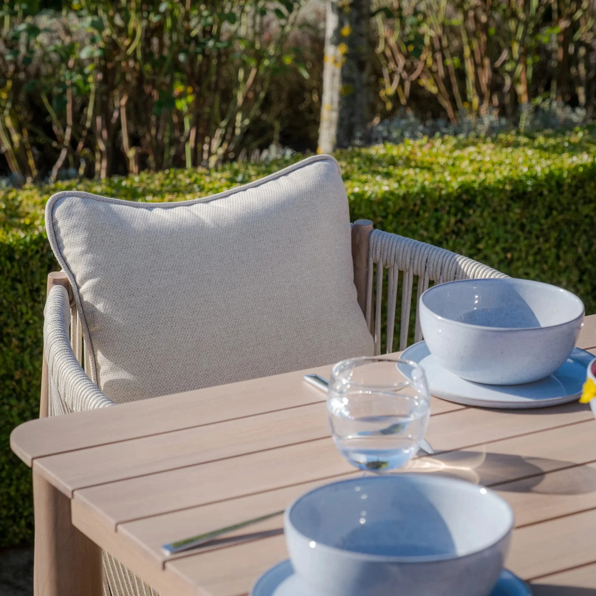 Santorini Outdoor Cream & Taupe Rope Weave 8 Seater Dining Set - Image 4