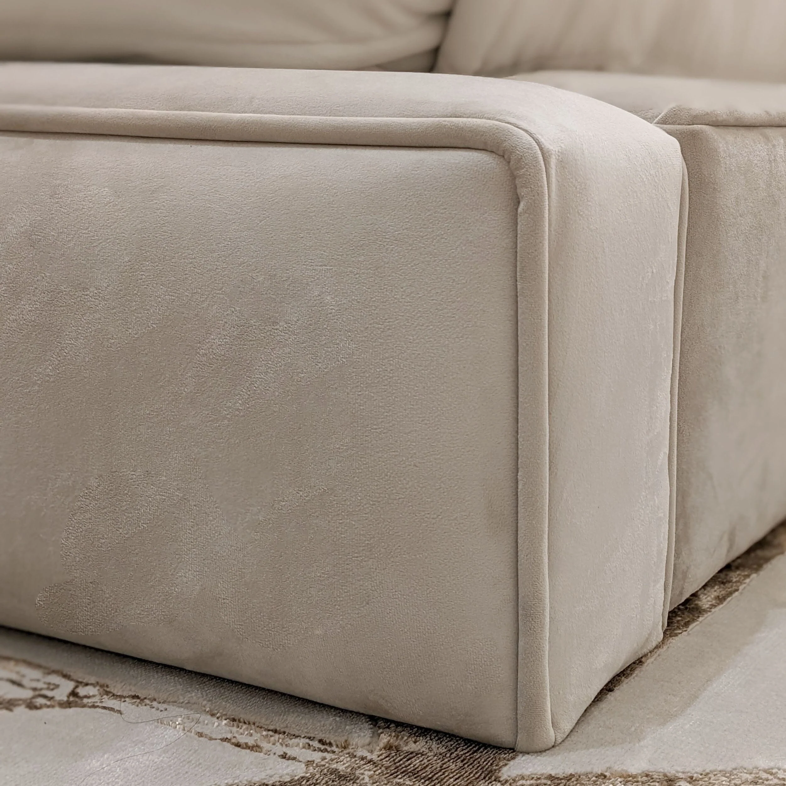 Tropez Vanilla Chunky Piped Velvet Bed - Image 4